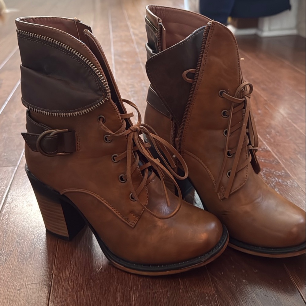 Pierre Dumas Women’s Brown Boots